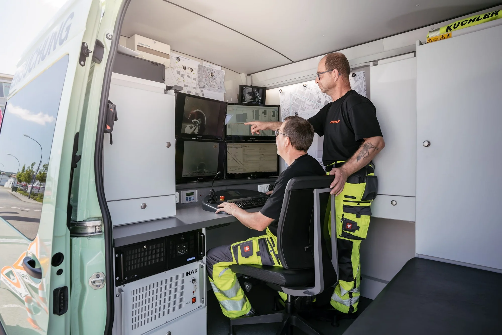 Kanalreinigung in Bogen mit moderner Technik